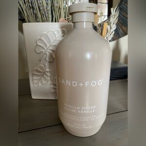 🆕 SAND+FOG Vanilla Sugar Body Wash — Cream Scented Daily Cleanser